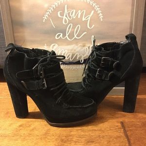 Dolce Vida black suede booties - sz 7.5